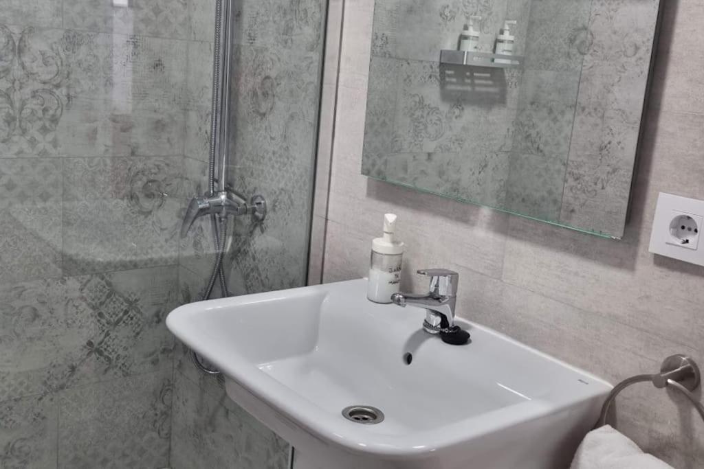 Piso Puerta Del Angel Apartamento Jaén Exterior foto